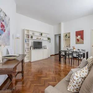  Apartamento The Rent - Gorgeous Two-bedroom In Porta Nuova District Italia
